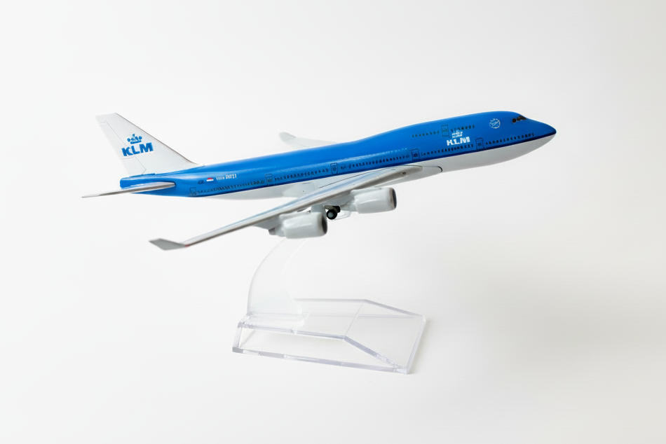 KLM B747 (1)-Photoroom