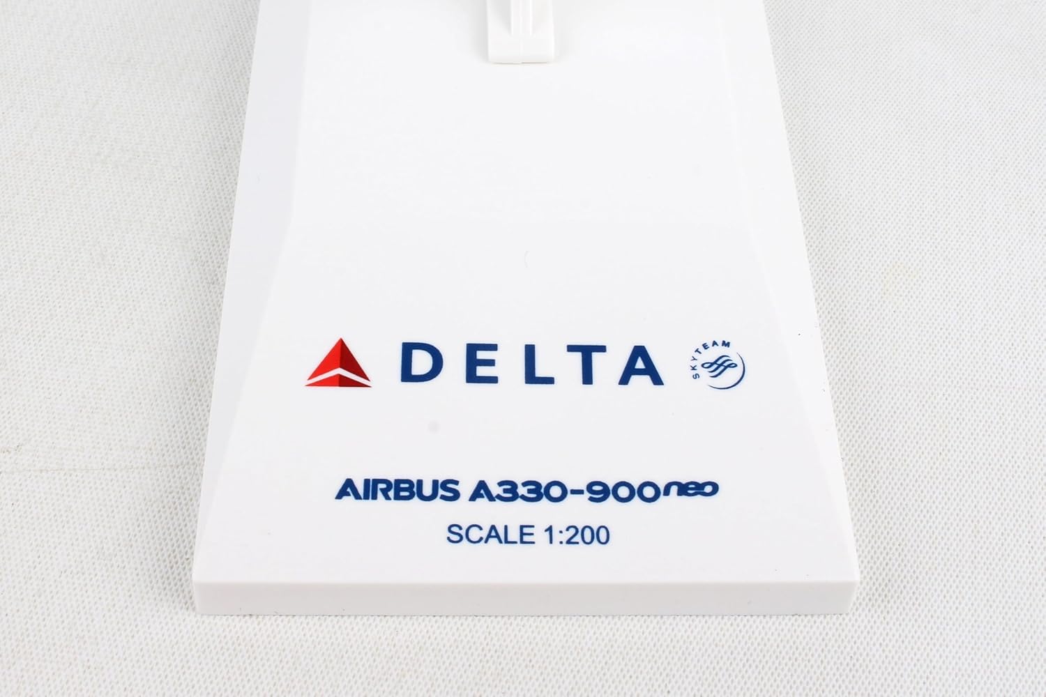 Airbus A330-900 Neo Delta 1:200 Daron Skymarks
