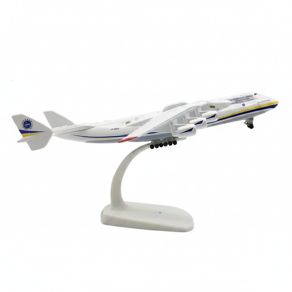 Antonov 225 Mriya Escala 1:400 (20 Cm)