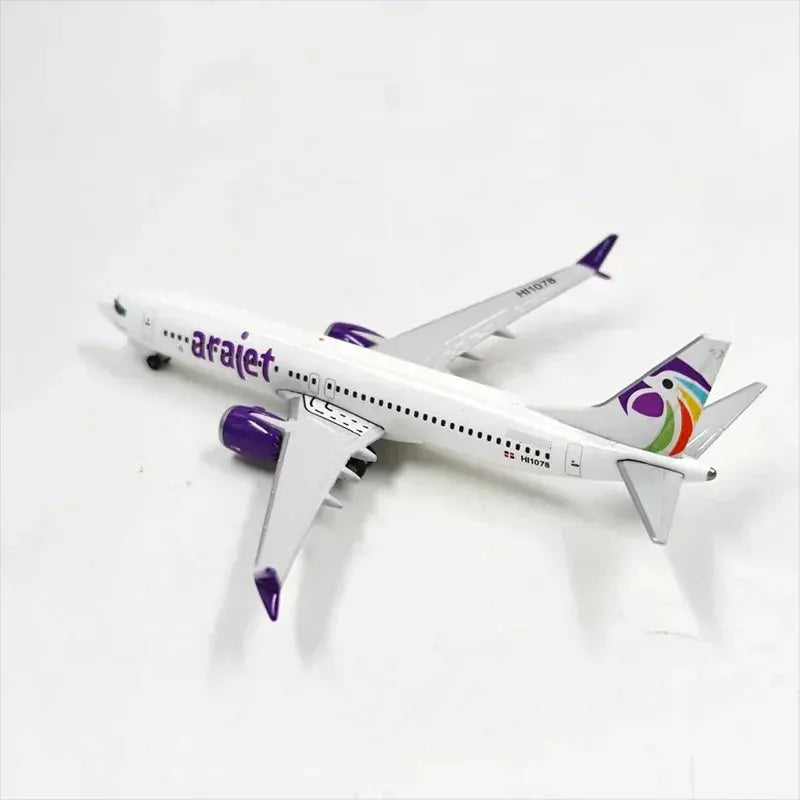 Avión A Escala Arajet Boeing B737 Max 8 1:500 Herpa