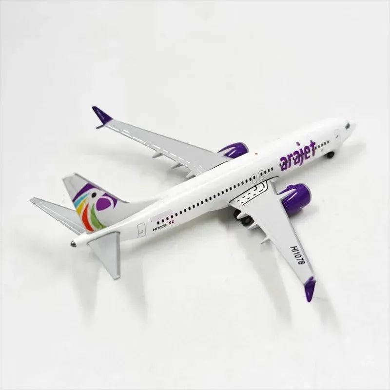 Avión A Escala Arajet Boeing B737 Max 8 1:500 Herpa