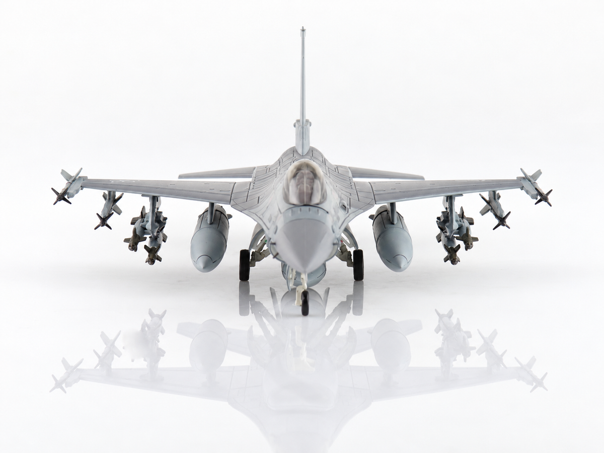 F-16 MLU FACH 1:72 (21 cm)
