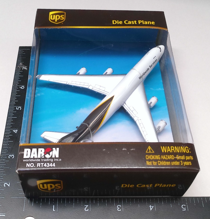 UPS Diecast DARON RT4344 en su caja