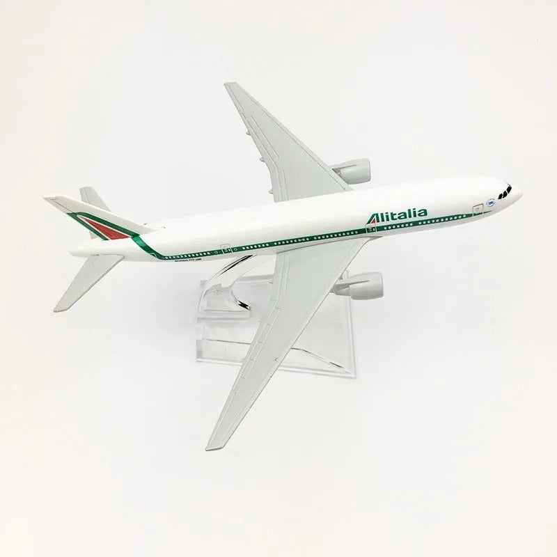 B777 Alitalia 1:400 (16 cm)