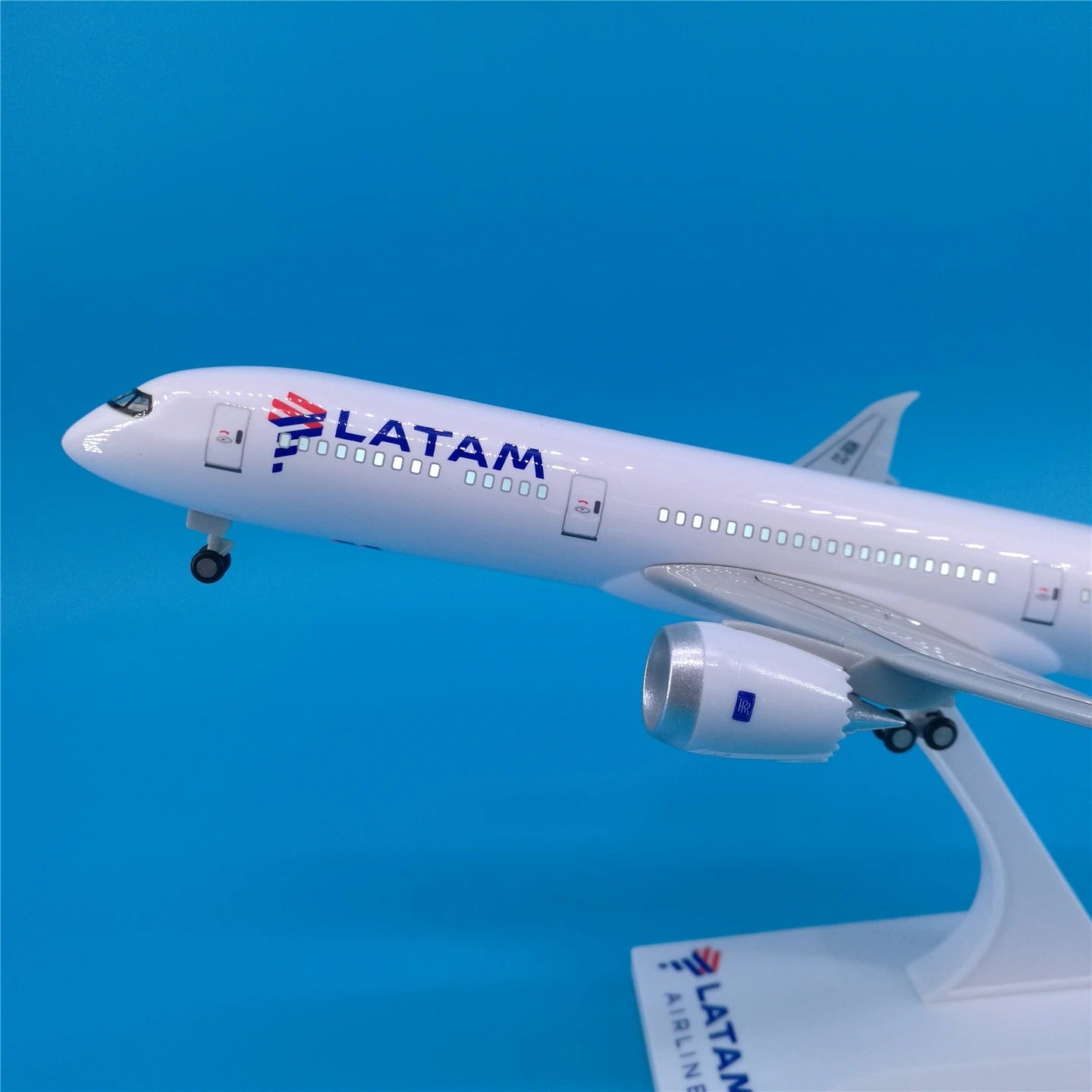 Latam Boeing B787 1:200 (30 Cm)