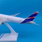Latam Boeing B787 1:200 (30 Cm)