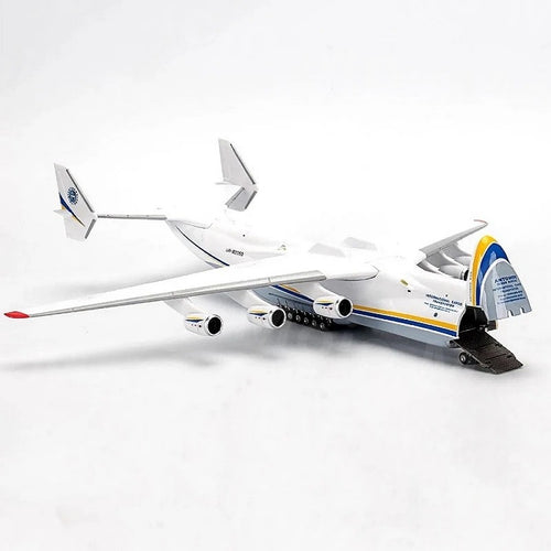 Antonov 225 1:200 (42 cm)