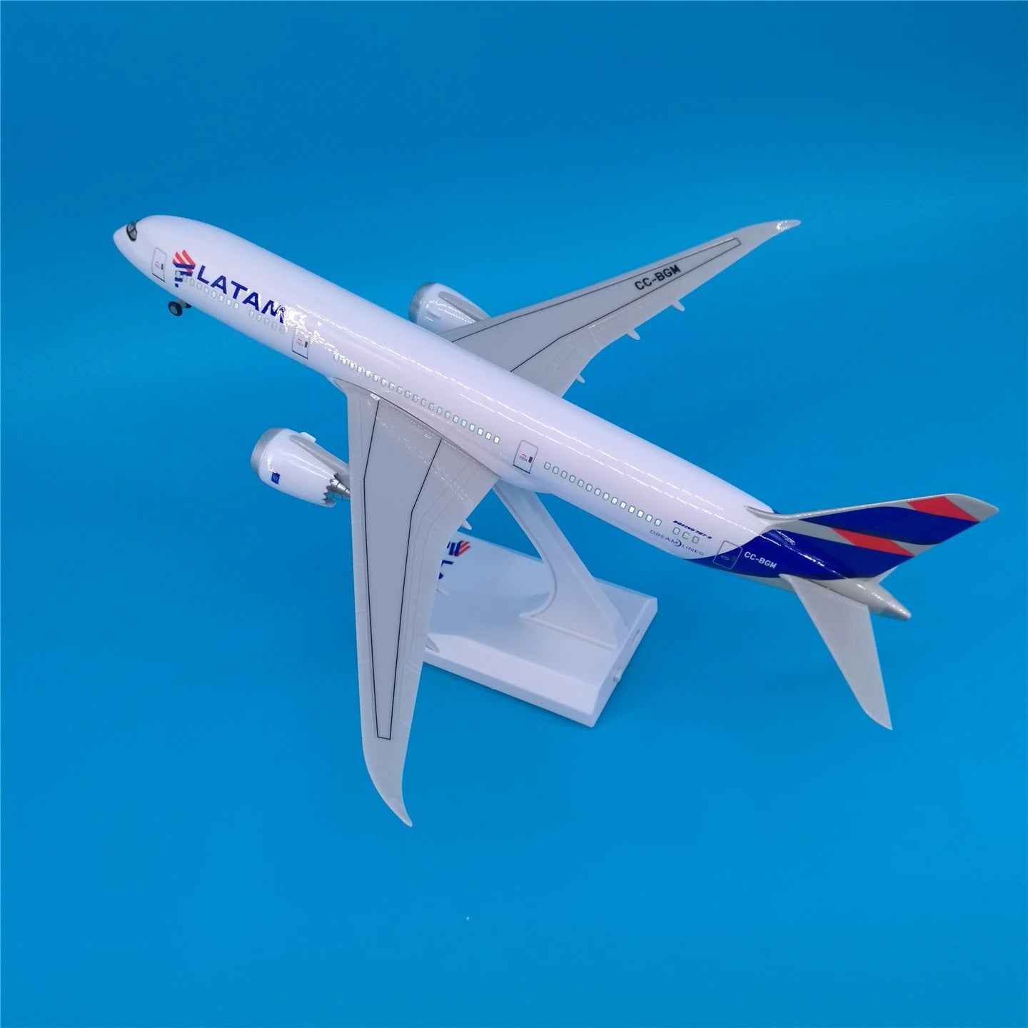 Latam Boeing B787 1:200 (30 Cm)