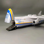 American Airlines B777-300ER Escala 1:150 (47 cm)