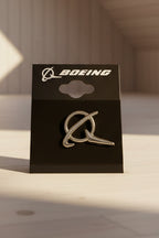Pin Boeing plateado
