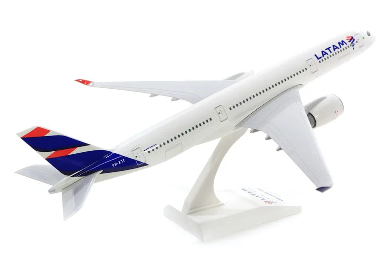 LATAM A350-900 Daron SkyMarks 1:200
